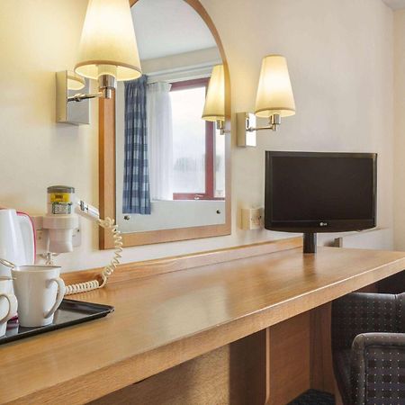 Days Inn Magor Exteriér fotografie
